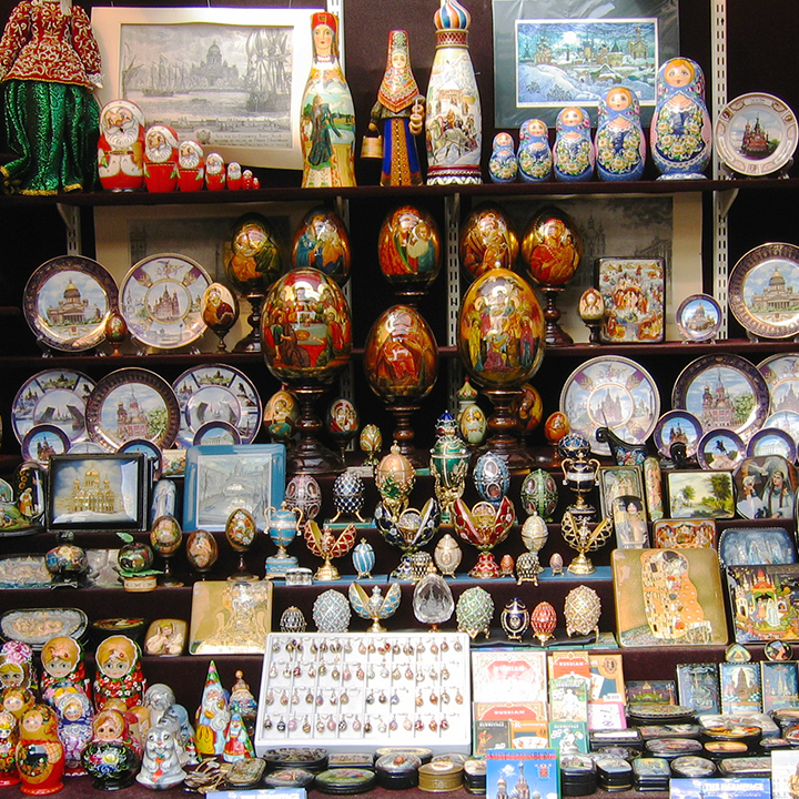 Russian souvenirs. Сувениры с русским колоритом. На русском Souvenirs. Russian Souvenirs. Русский сувенир. Альбом.. Самый Типичный русский сувенир.